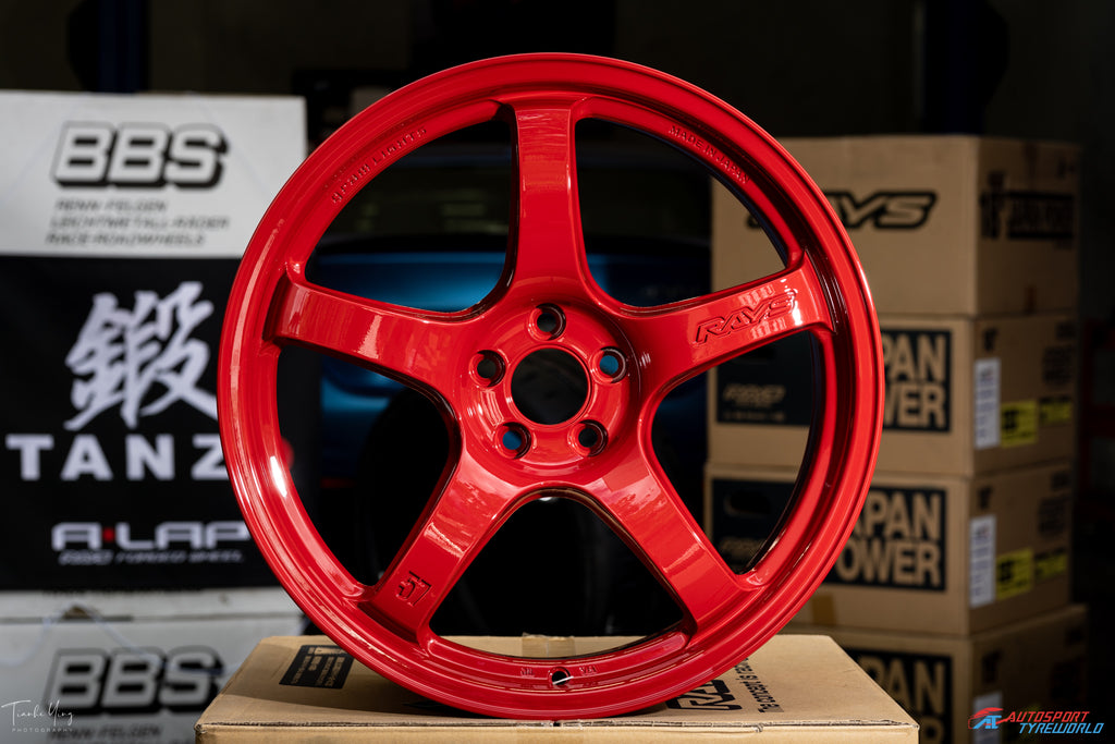 Rays Gram Light 57CR - Milano Red