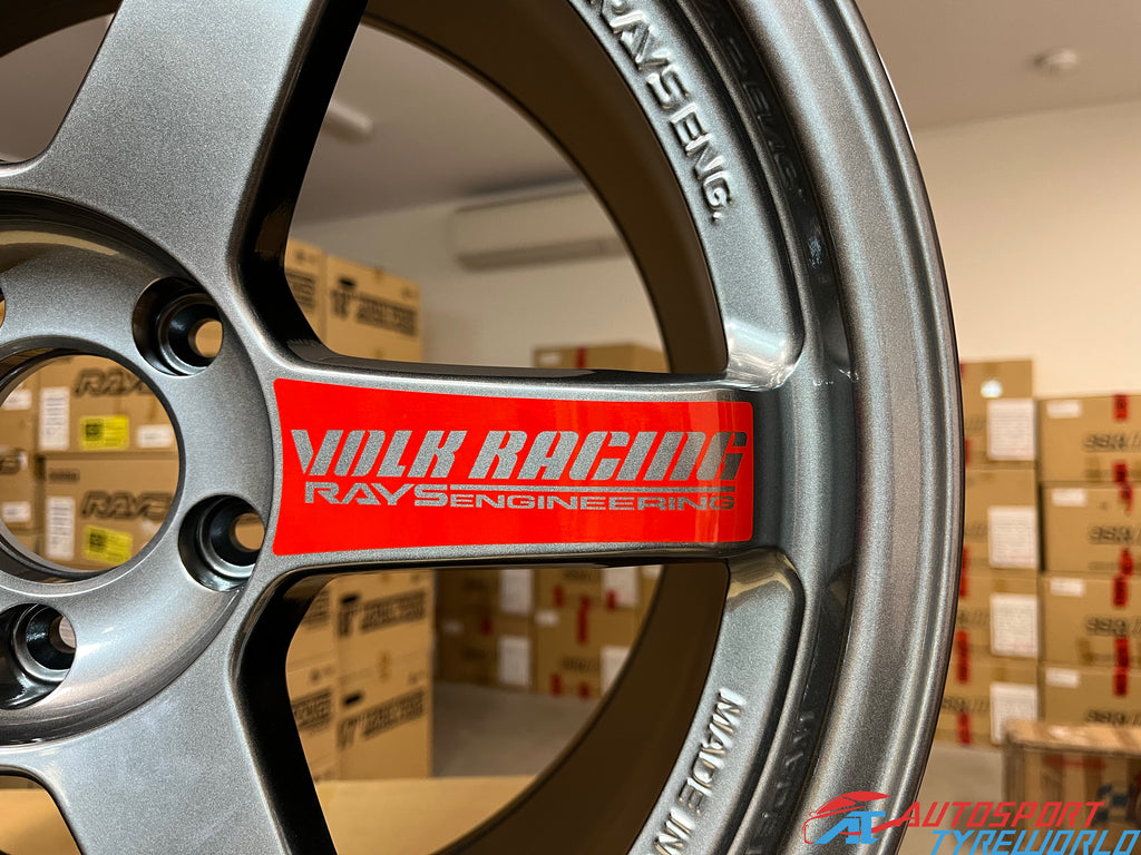 Rays Volk Racing TE37SL in Fomula Sliver (FS)