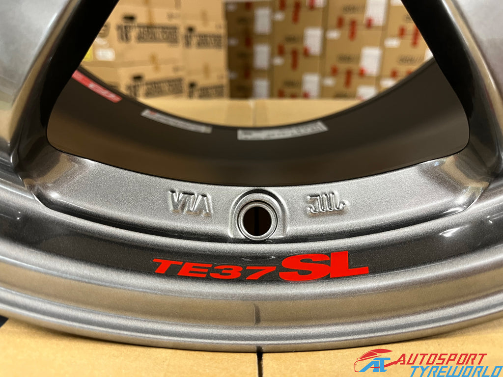 Rays Volk Racing TE37SL in Fomula Sliver (FS)