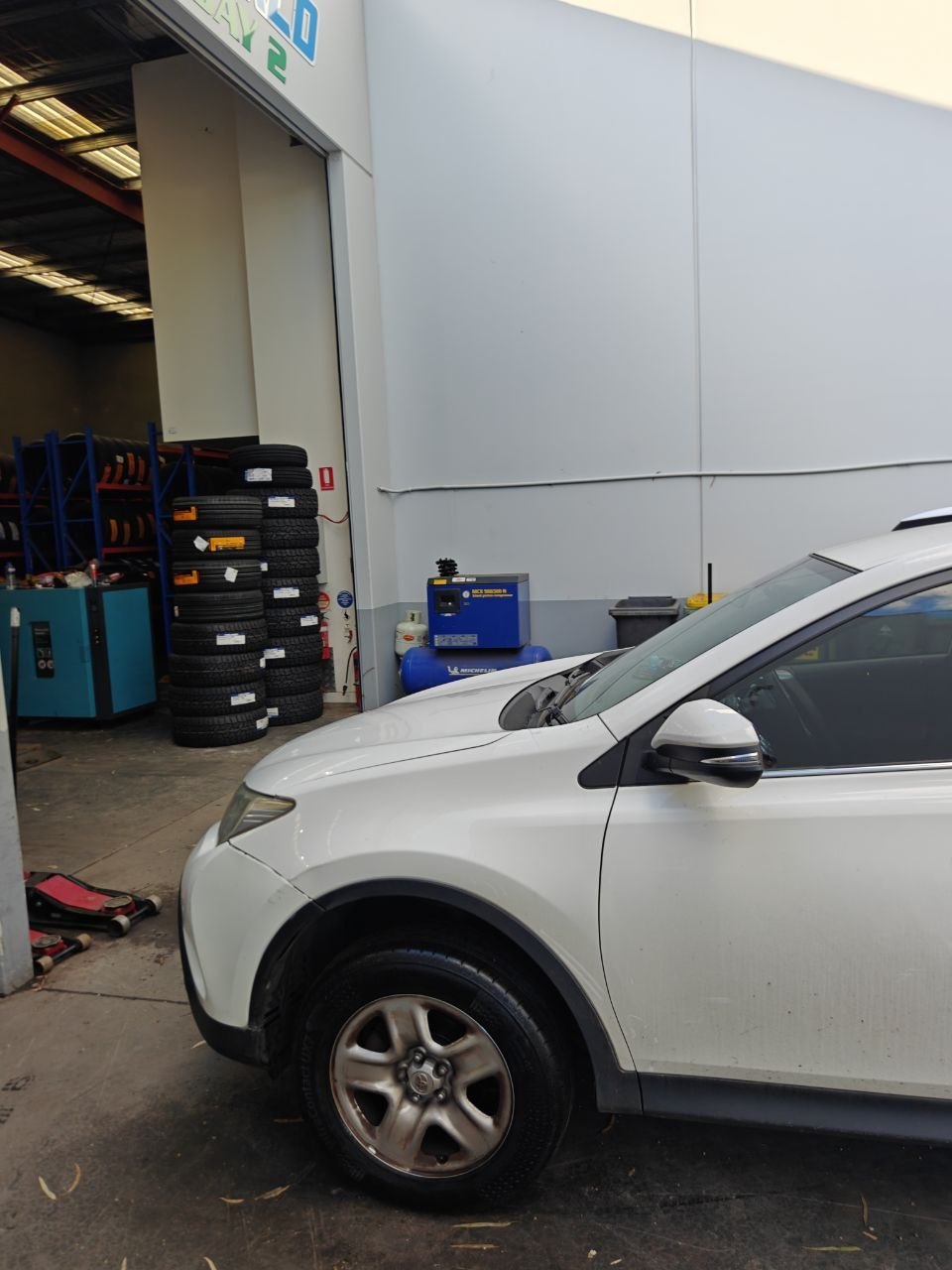 Toyota RAV4 Wet Road Tyre Choice: Continental UX7 in 225/65R17