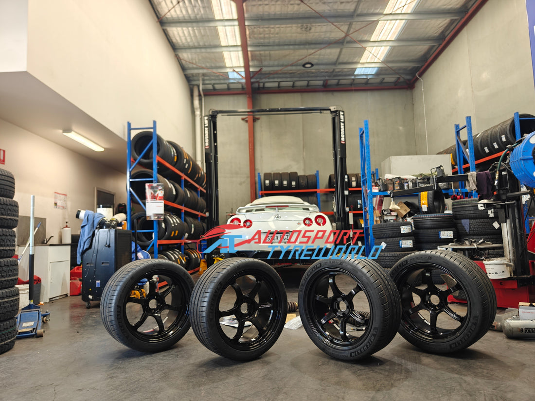 Advan Racing R6 (TBK) & Michelin PS4S Installed on the GTR35 | Autosport Tyreworld