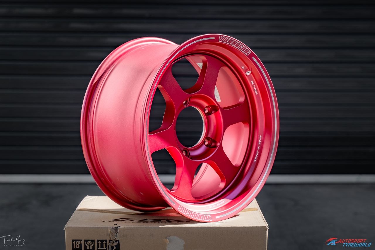 Volk Racing TE37 red wheel for Toyota LandCruiser 200 Series Adelaide