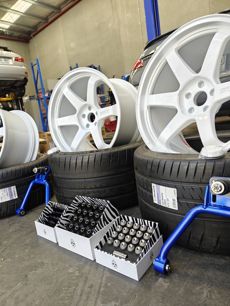 RAYS TE37 Ultra 20x10 and 20x12 Fitment for Nissan 370Z