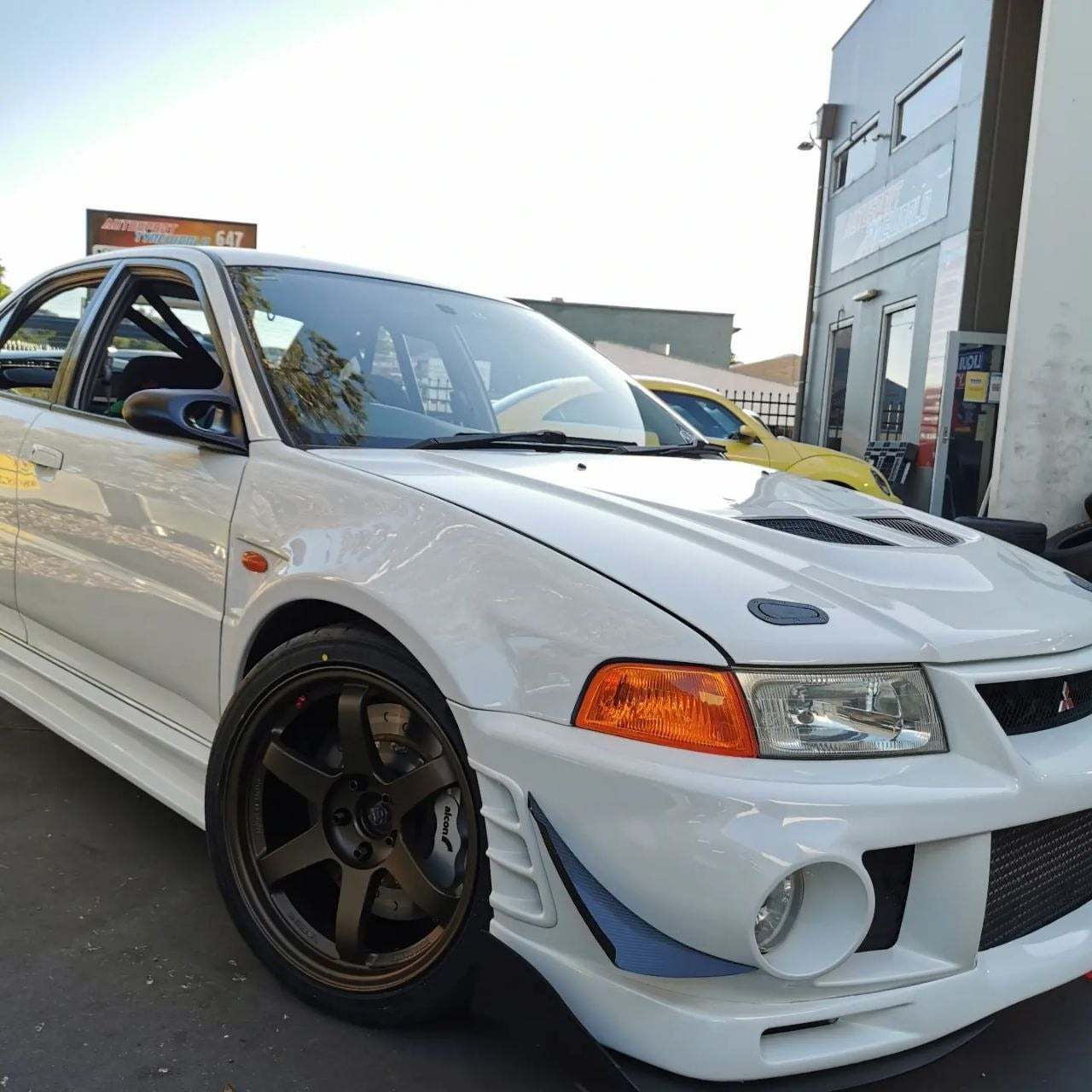 Mitsubishi Lancer Evolution VIII Four-Wheel Alignment After TE37SL and MC7