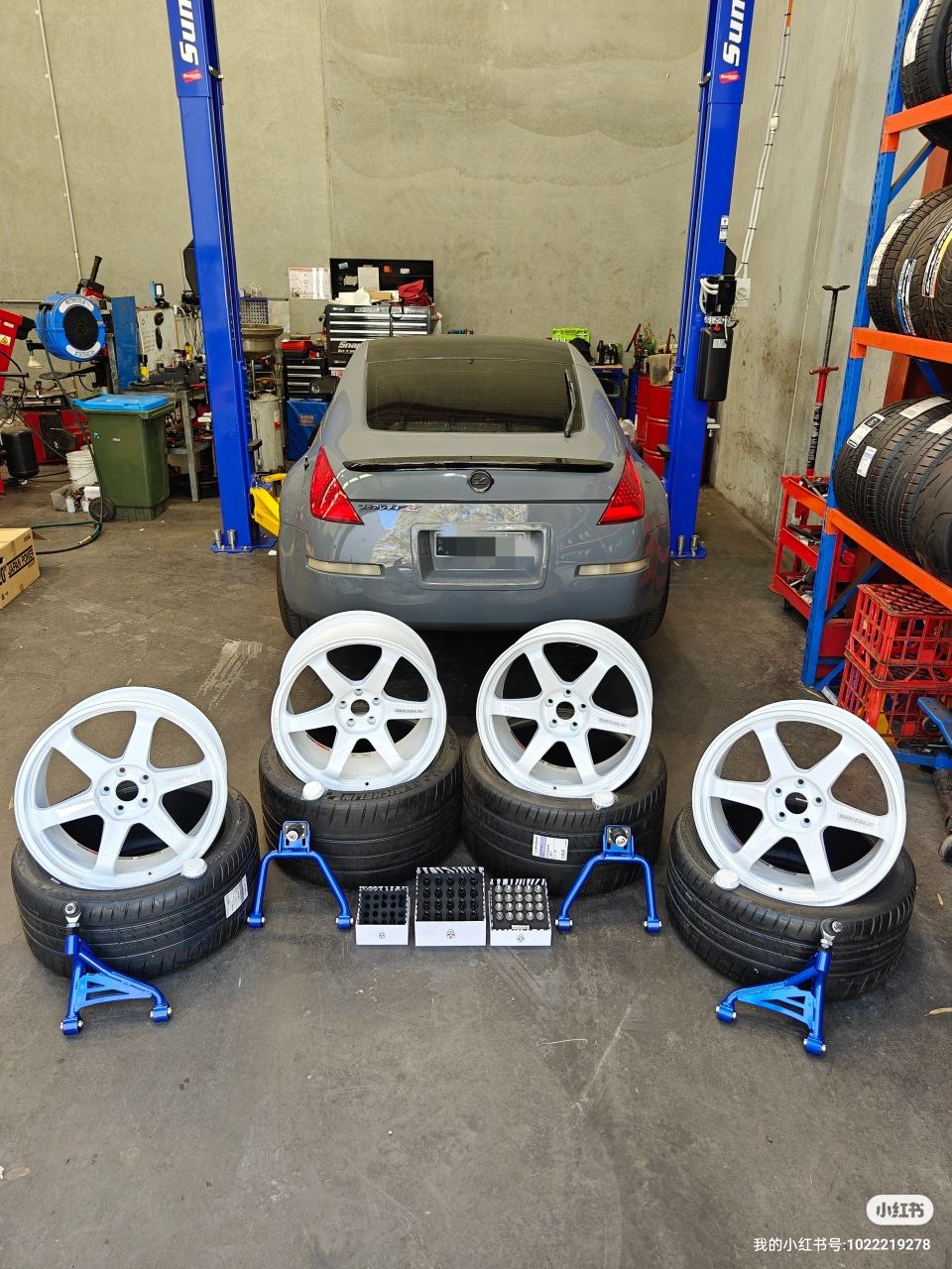 275/35R20 Front and 325/30R20 Rear Tyres for Nissan 370Z