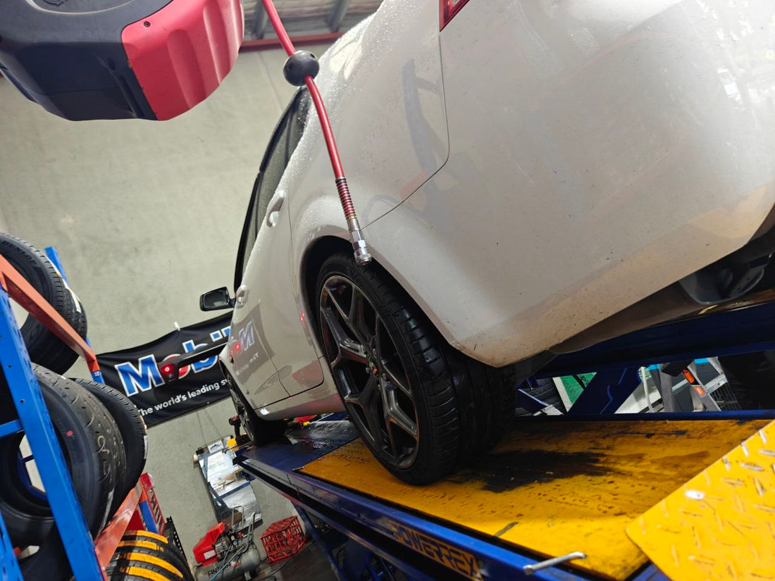 Performance Tyres for Holden VF Commodore Adelaide