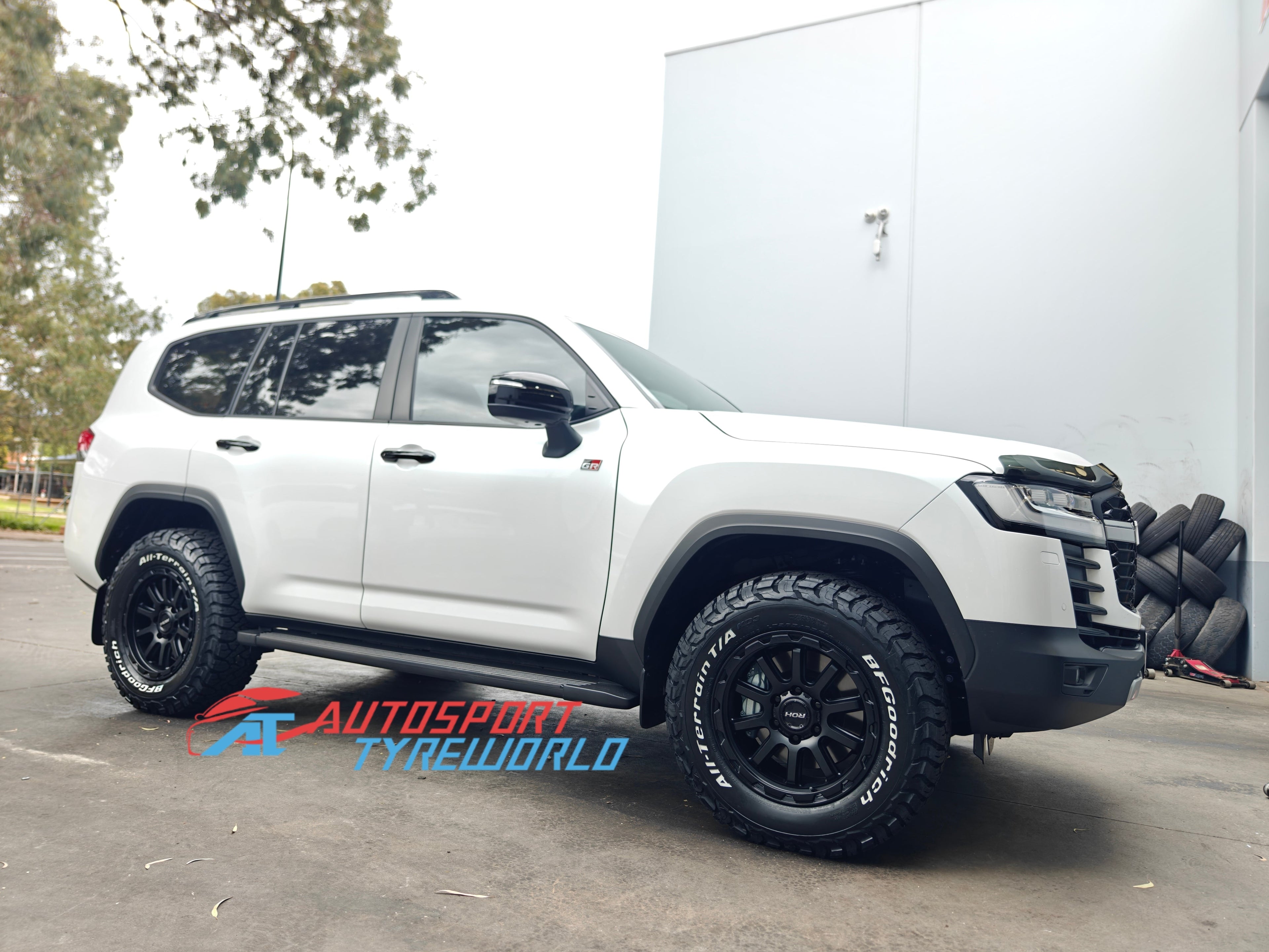 Toyota LC300 with ROH Assault Wheels & BFGoodrich KO3 Tyres | Autosport Tyreworld