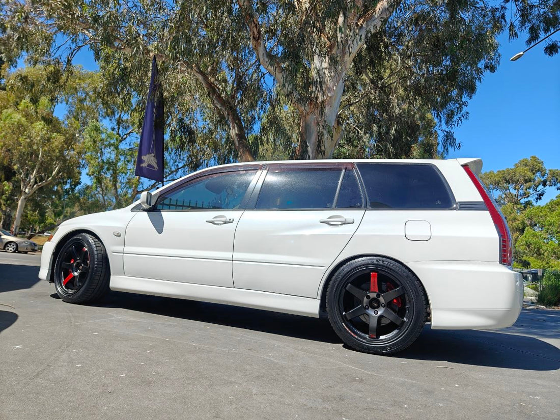 Mitsubishi Lancer Evolution Wagon with RAYS TE37SL BLACK EDITION III and Michelin PS5