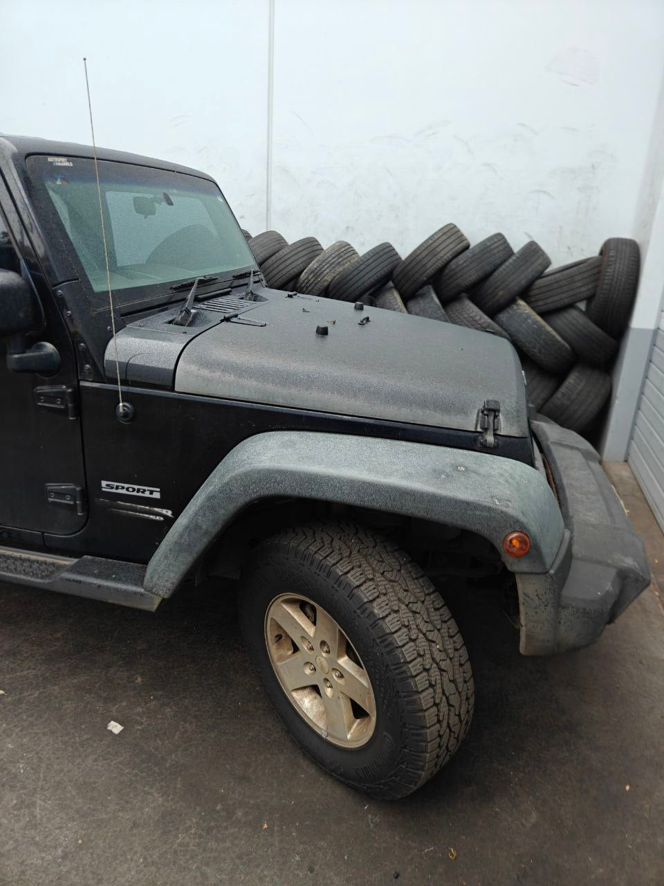 Jeep Wrangler 4WD Tyres Magill: Continental CrossContact AT2 Workshop Fitment