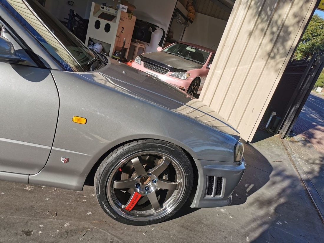 Nissan Skyline GT-R R34 Front Fitment with RAYS TE37SL PG