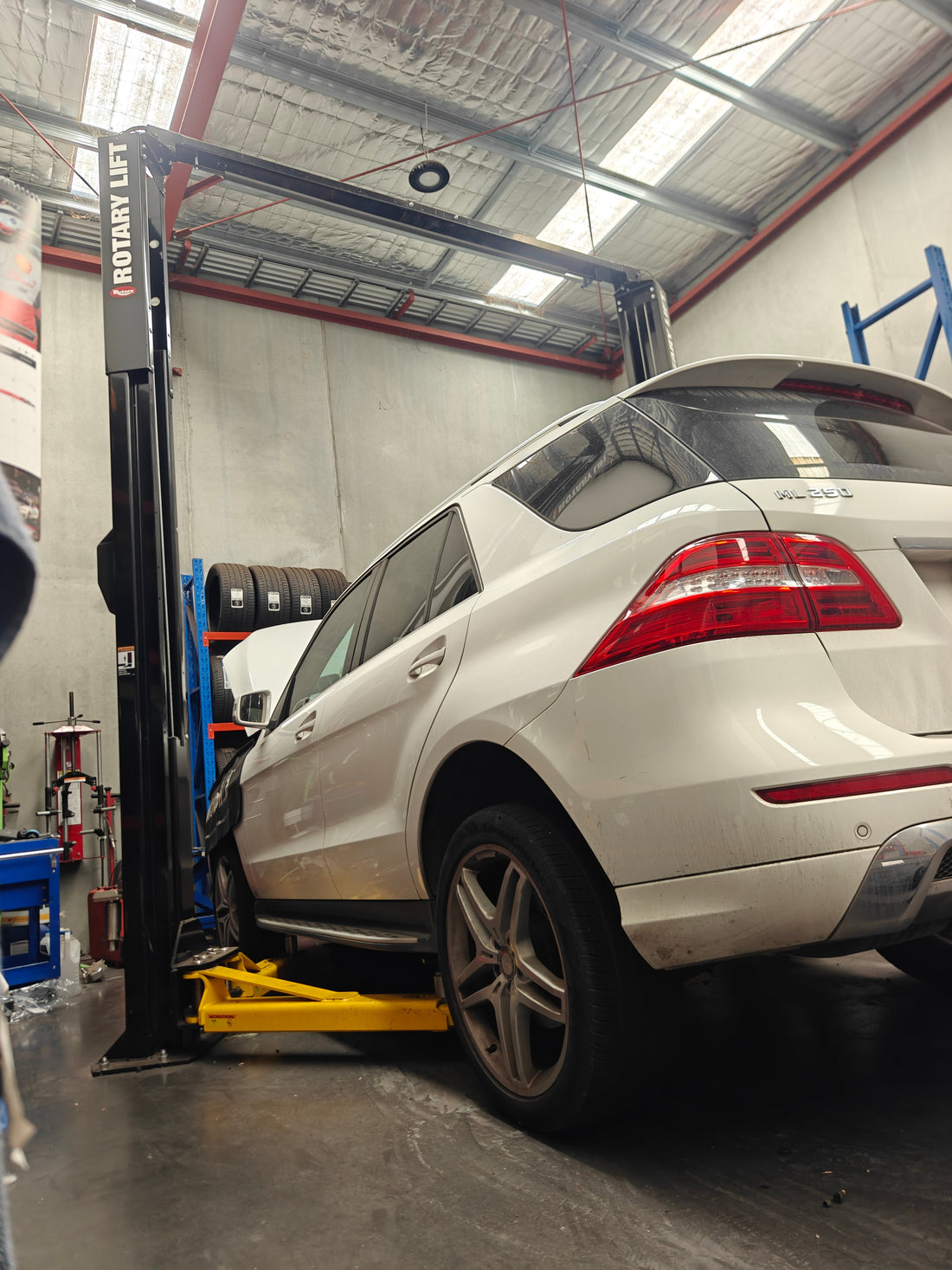 Vehicle Hoists Hazards/Risks and Safty Solutions