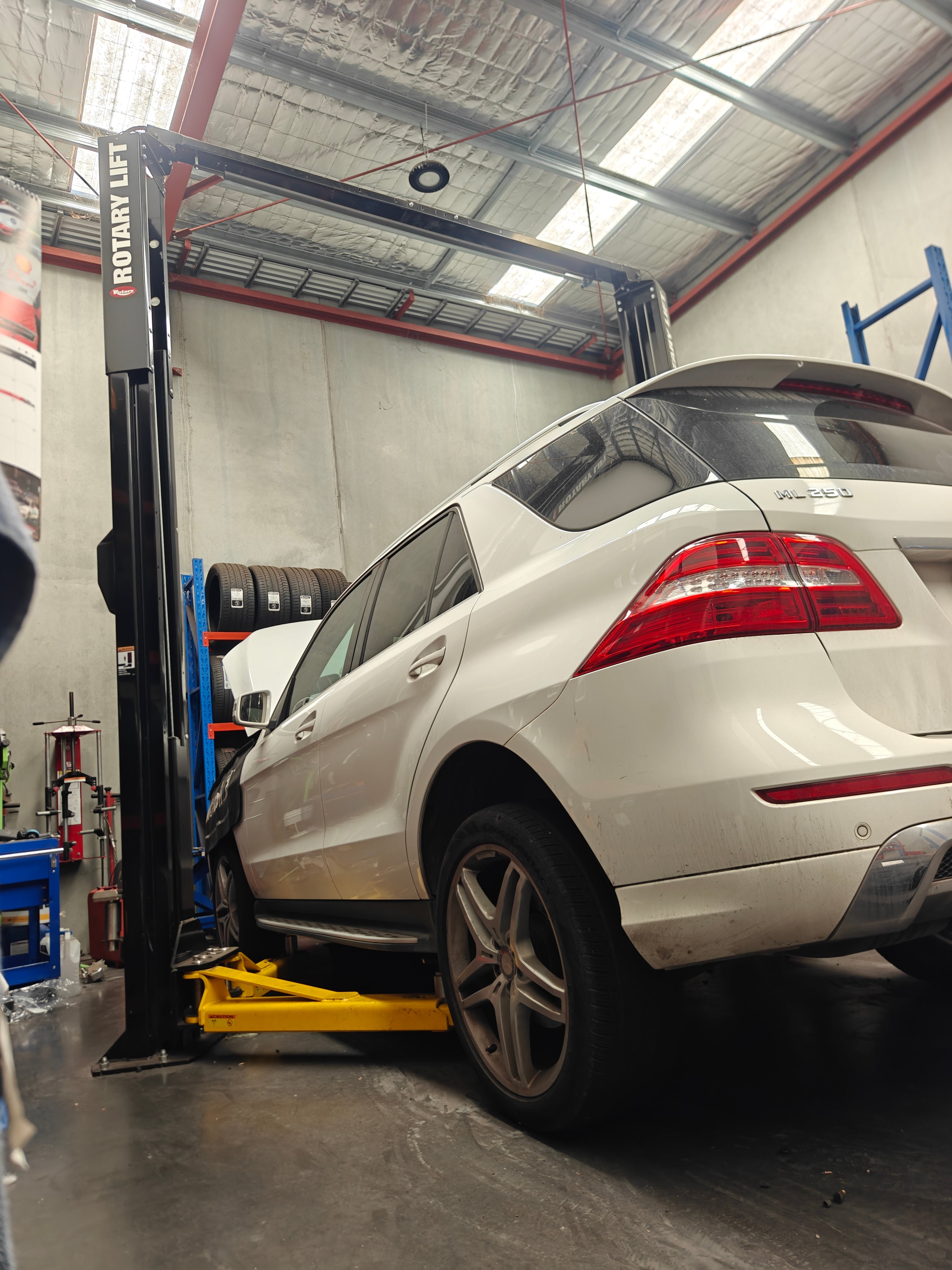 Vehicle Hoists Hazards/Risks and Safty Solutions