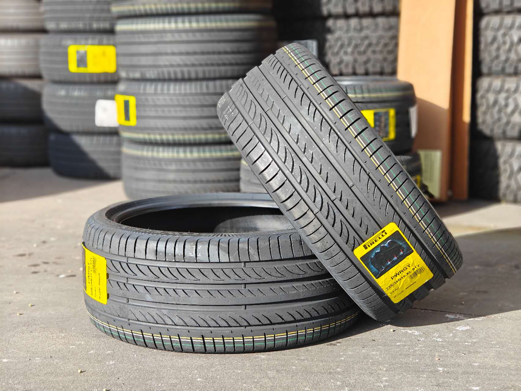 Toyota Crown Tyre Size Guide – Wheel Specs, PCD, Centre Bore & Torque Settings - recommended tyres at Autosport Tyre World Adelaide