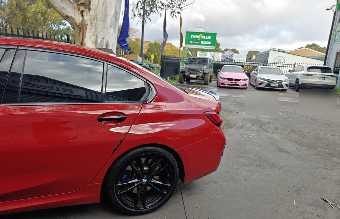 BMW 330i Tyre Size Guide: 225/40R19 Front and 255/35R19 Rear