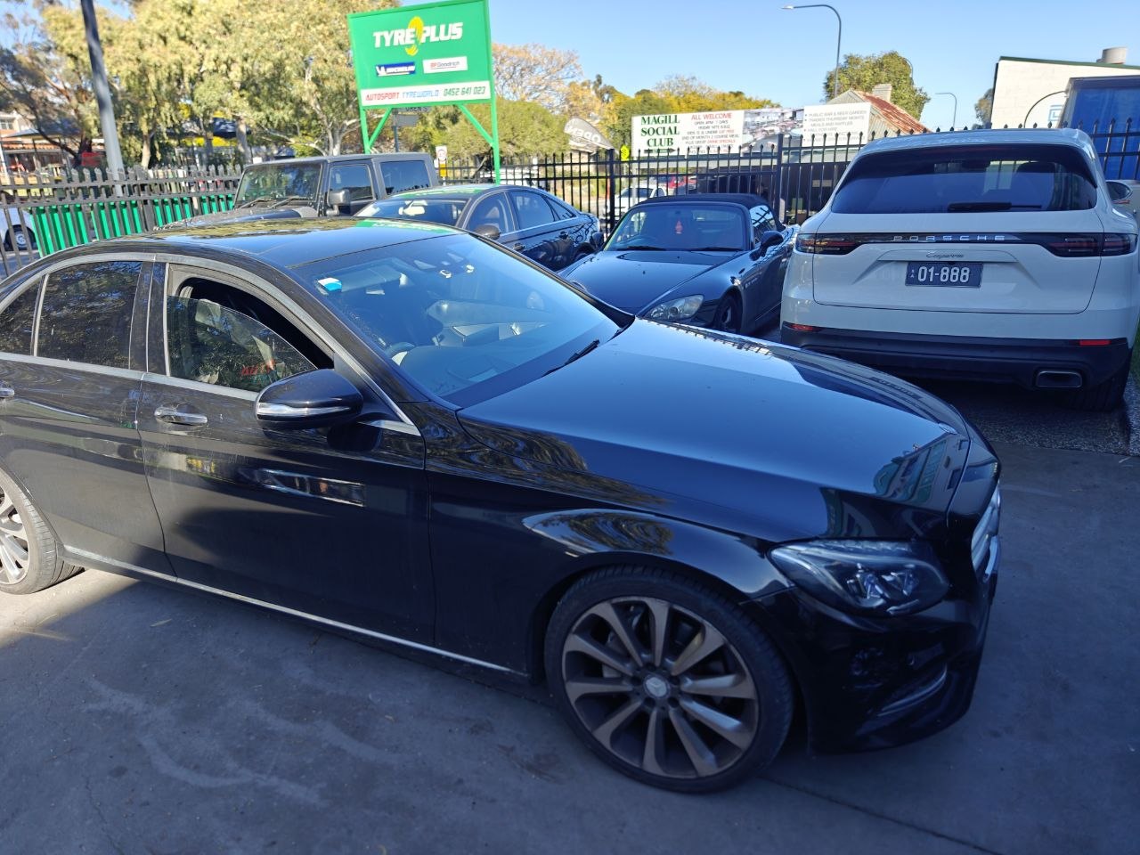 Continental SC5 SSR vs Standard Tyres on a Mercedes C250