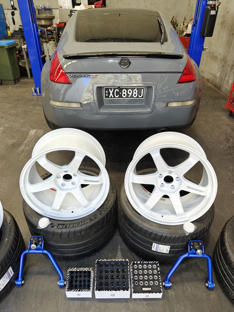 Michelin Pilot Sport Cup 2 275/35R20 and 325/30R20 on Nissan 370Z