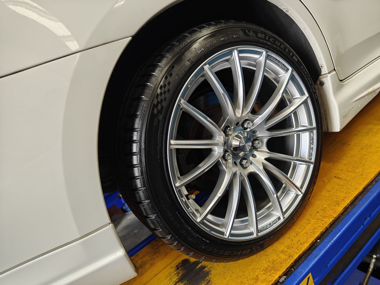 WedsSport SA-72R Staggered 18 Inch Fitment for Toyota Crown Adelaide
