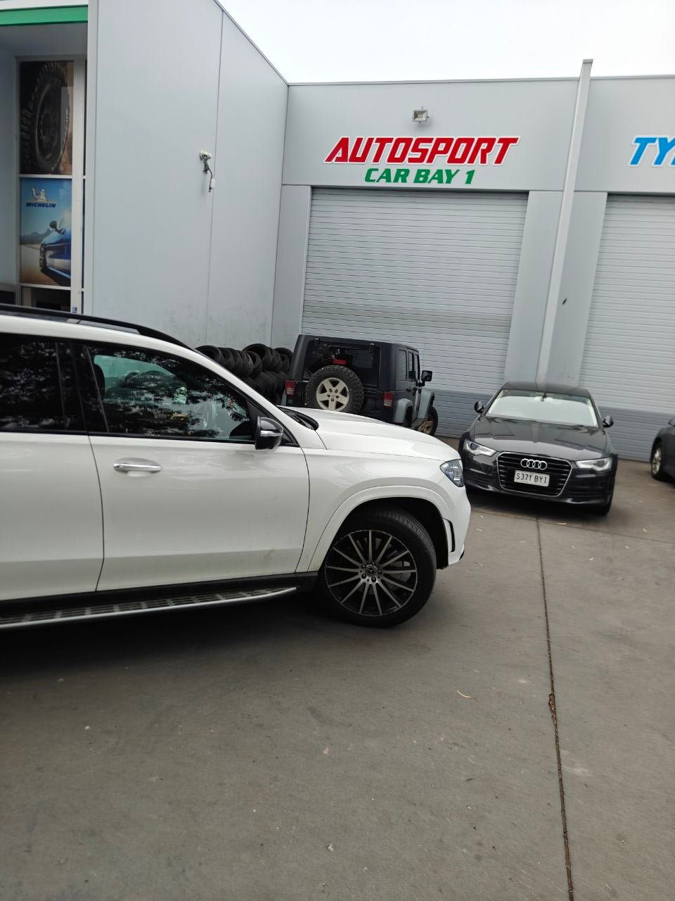 Mercedes-Benz GLS 400 d Tyres Adelaide: 285/45R22 Front and 325/40R22 Rear