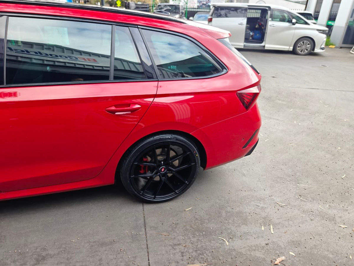 Skoda Octavia IV Dunlop BlueResponse TG Inforged IFG39 fitment 9