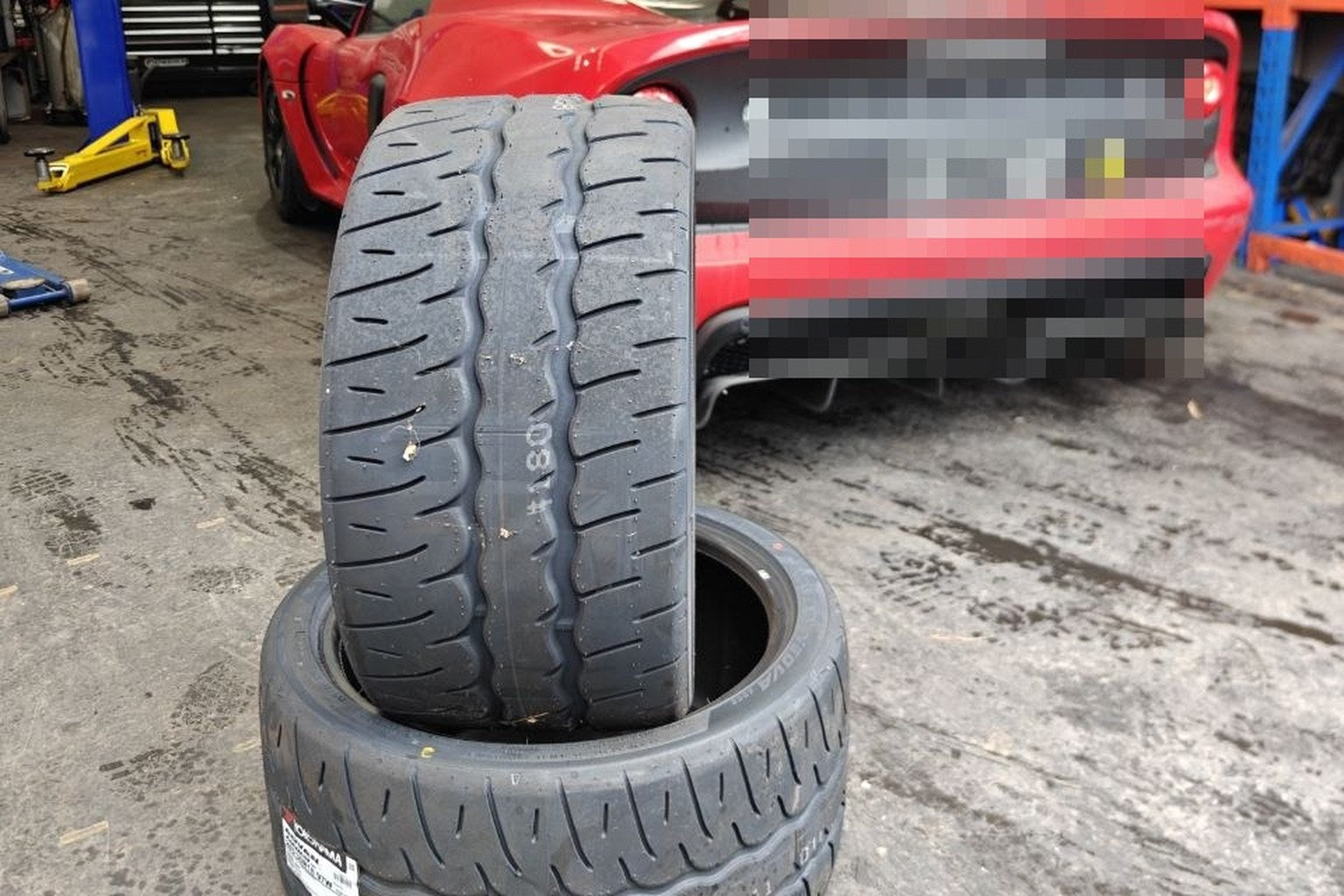 215/45R17 and 285/30R18 AD09 Tyres for Lotus Exige Sport 410