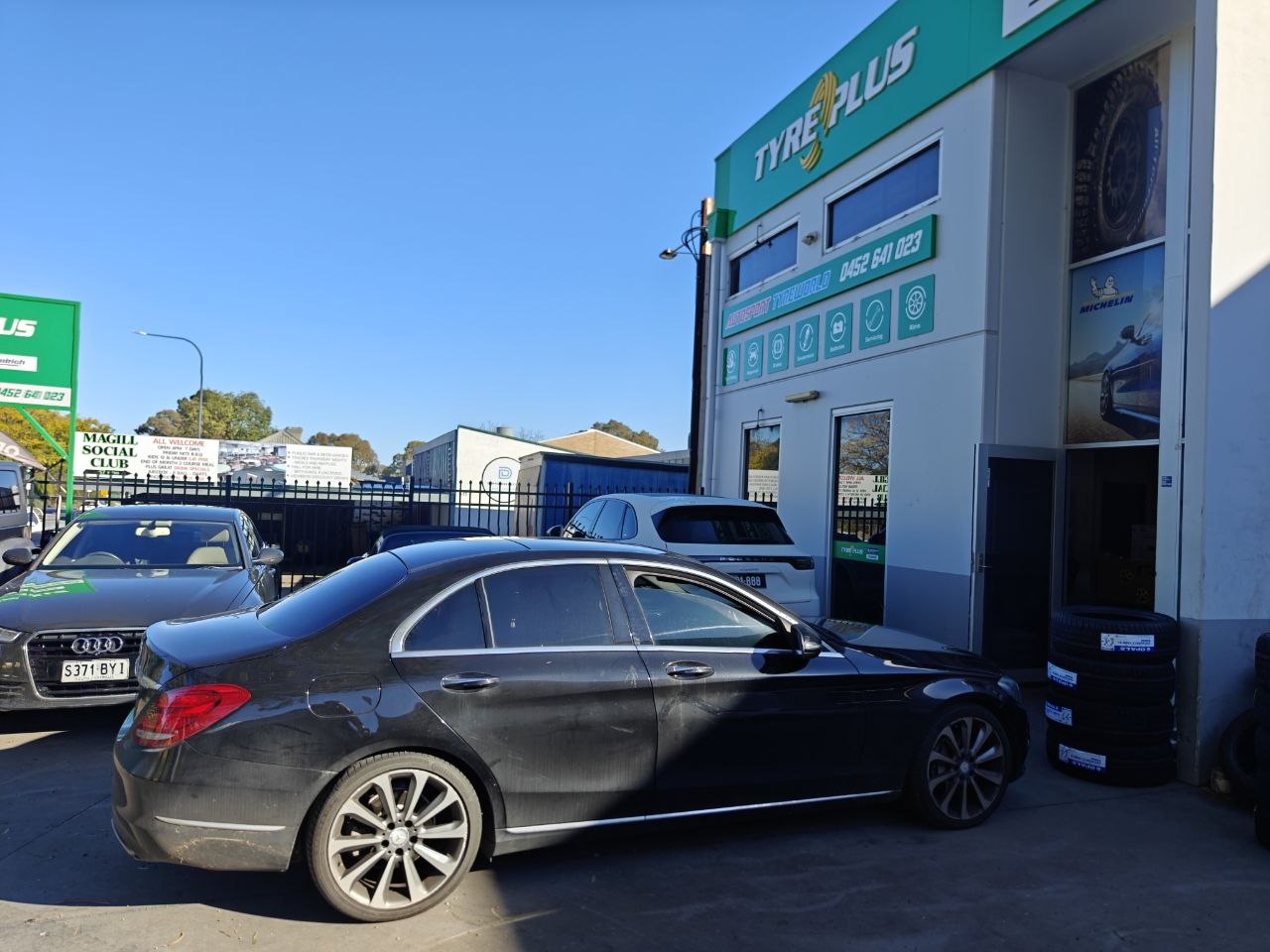 Mercedes C250 Staggered Tyre Sizes: 225/40R19 Front and 255/35R19 Rear
