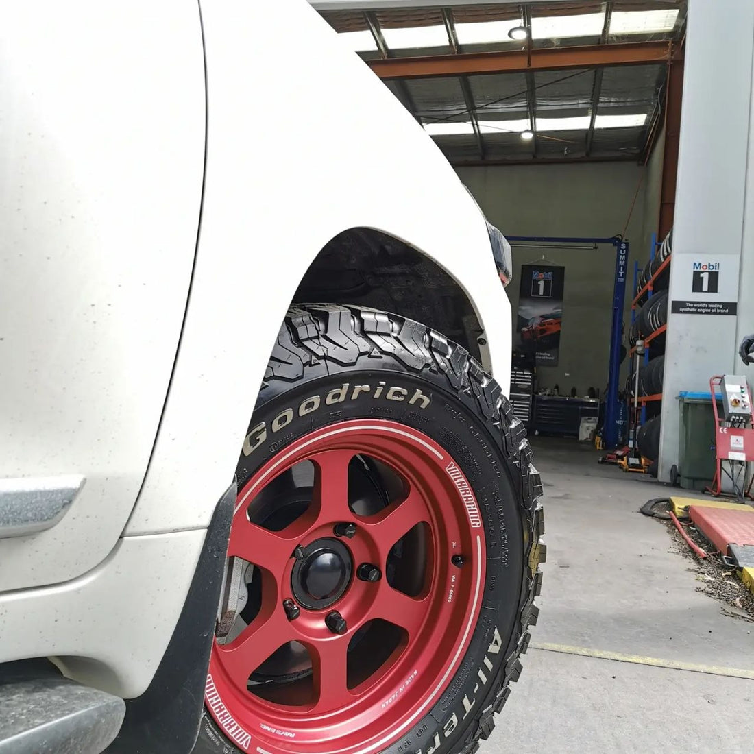 LC200 285/65R18 BFGoodrich KO2 tyre close up Adelaide