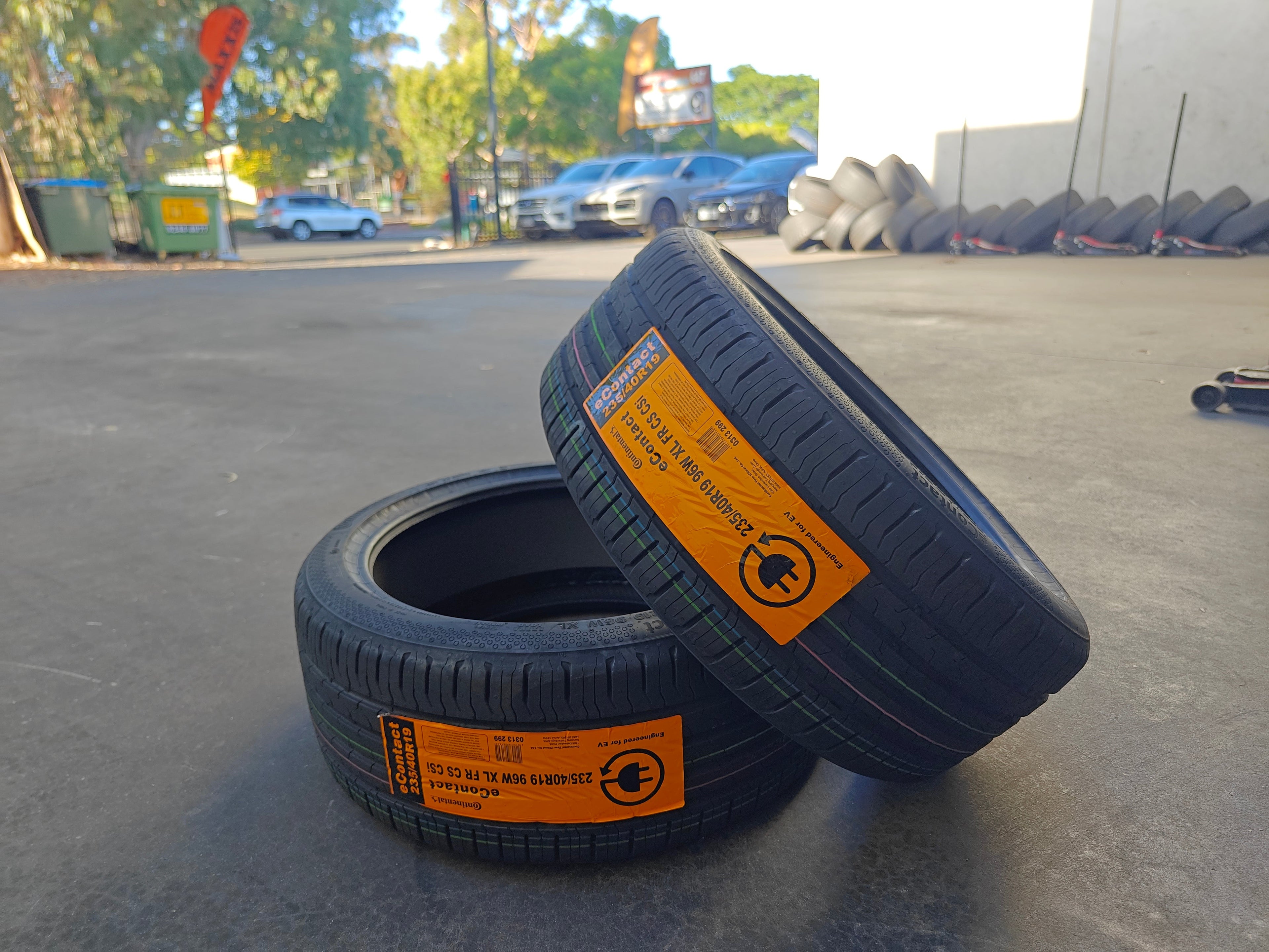 235/40R19 96W XL FR Econtact ContiSeal ContiSilent (EV/Model 3 Approval) in Adelaide, Product SEO Fitment and Buyer Guide