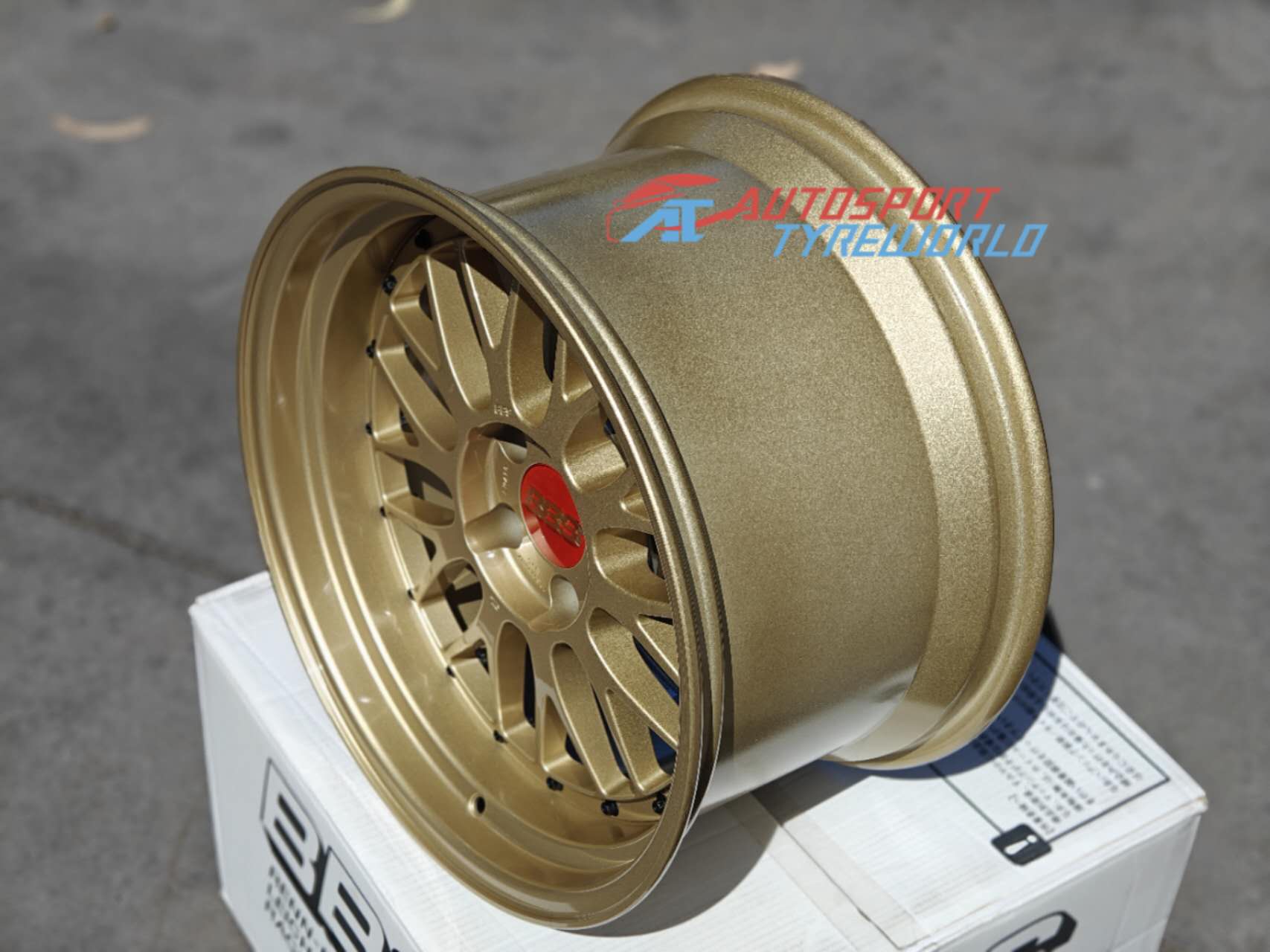 BBS LM 18X10.5 +15 5X114.3 GL-GL-SB LM470