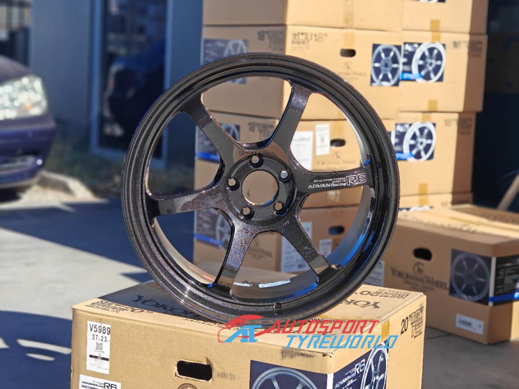 Yokohama Advan Racing R6 20 inch GTR35 -Racing Titanium Black (TBK