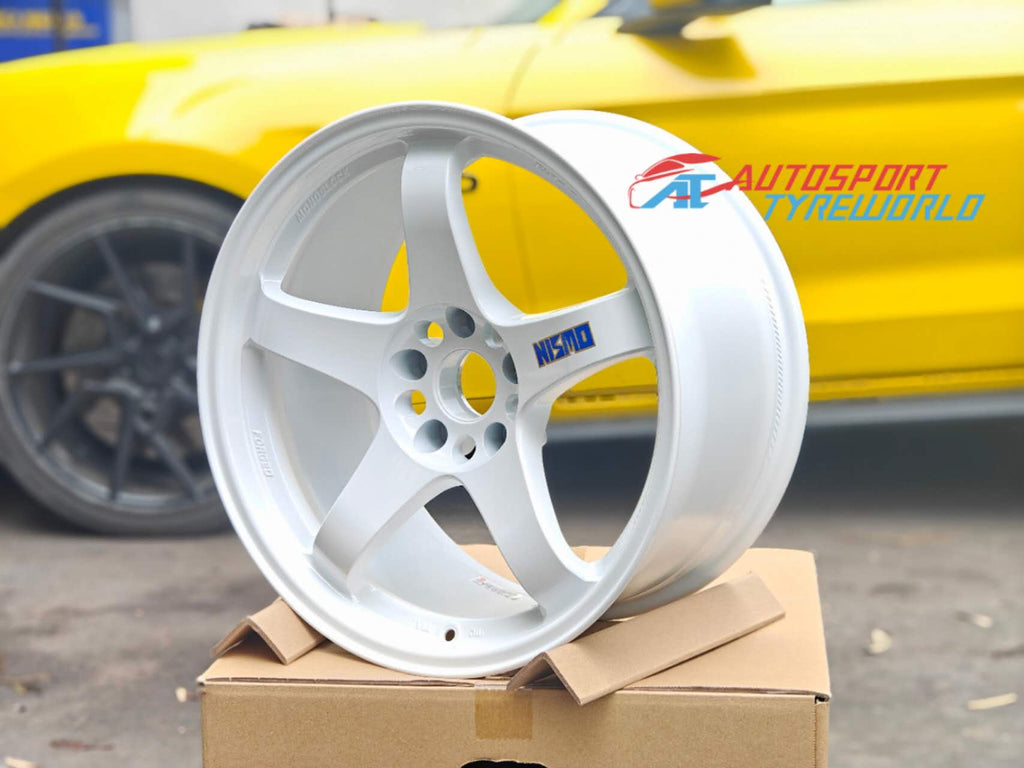 Nismo LMGT4 18" 40th Anniversary (Stock available)