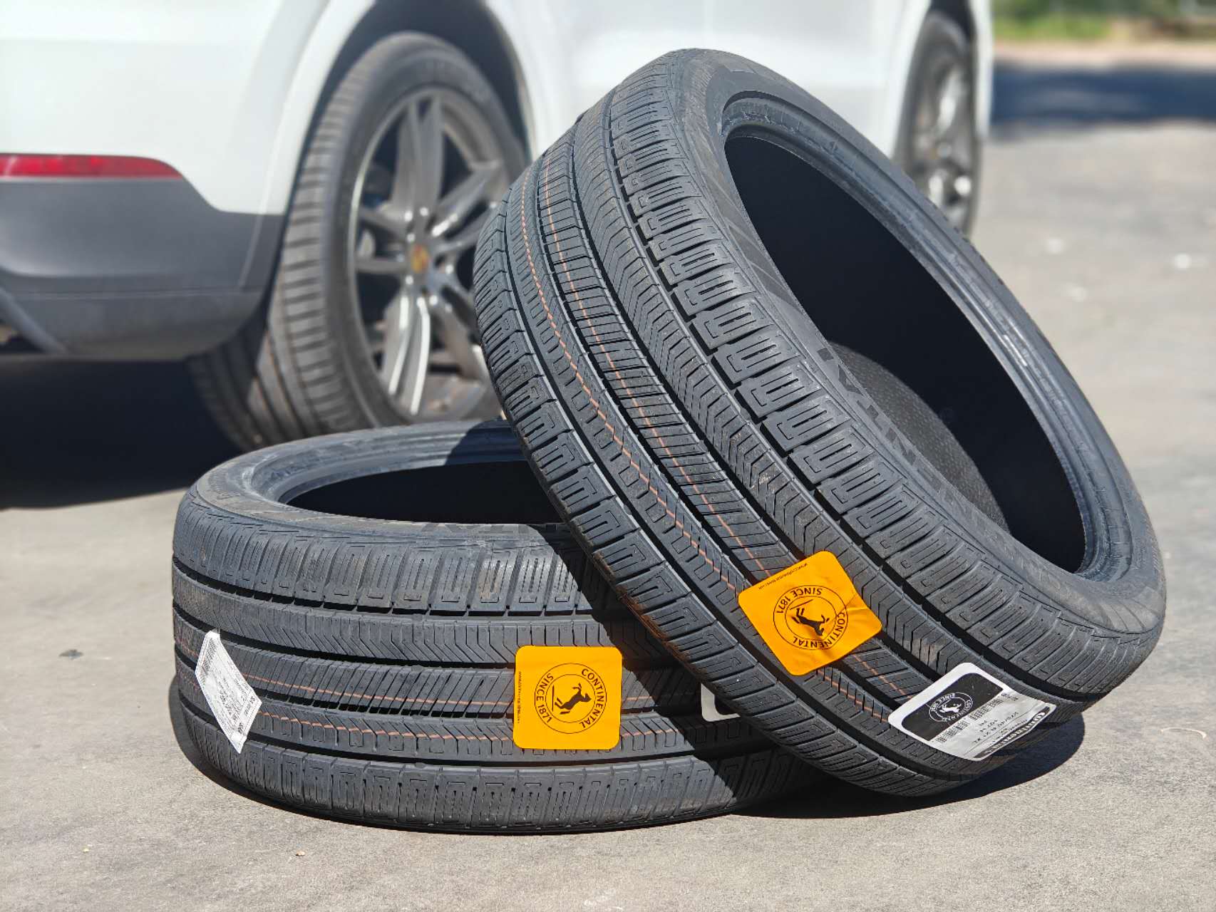 Continental 235/50R19 99H ProContact RX
