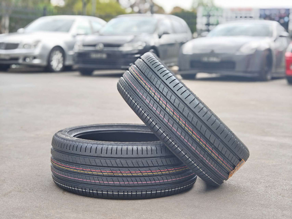 235/50R18 101W Continental UltraContact UC7
