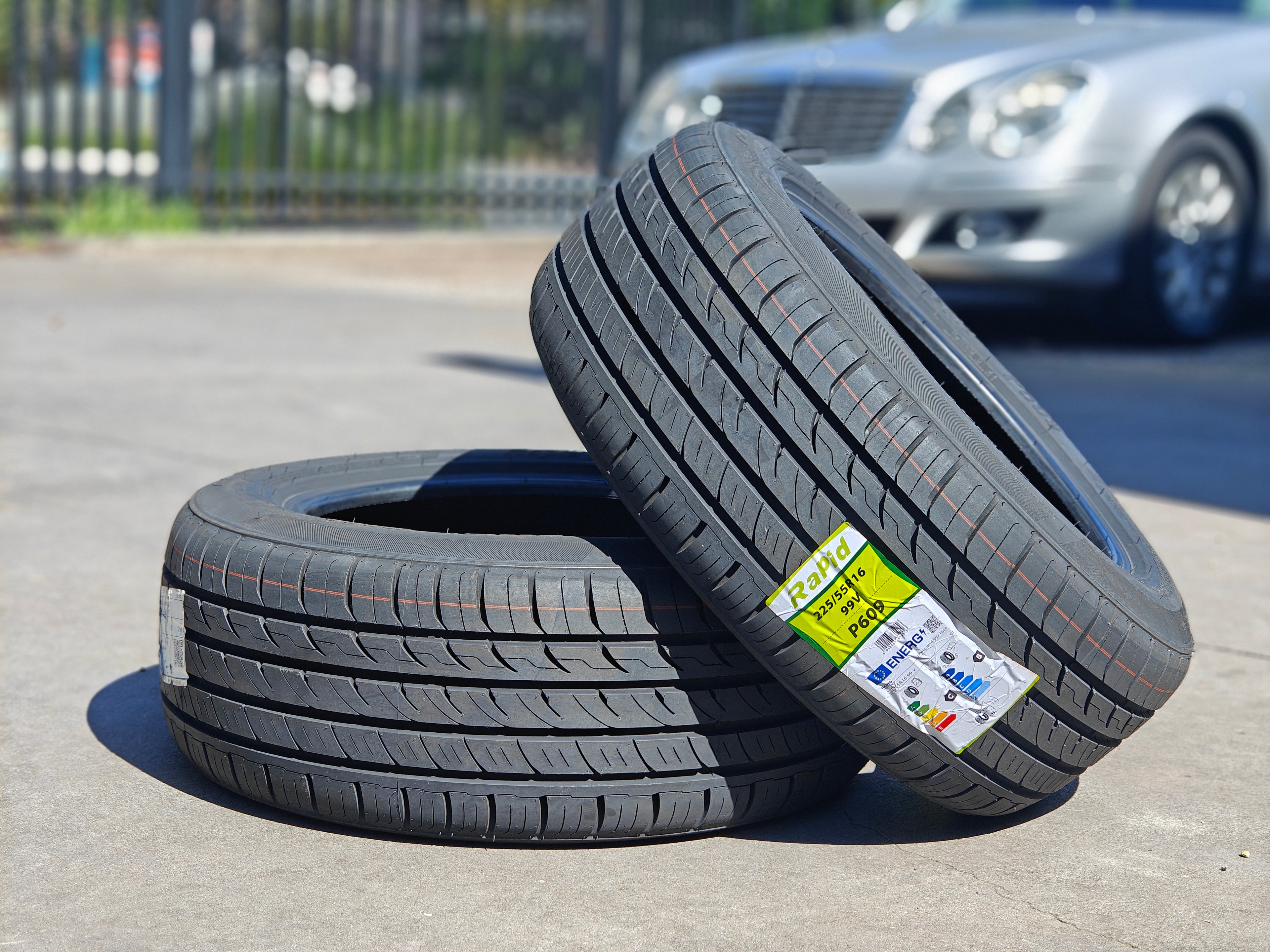 Rapid 225/55R17 101W P609