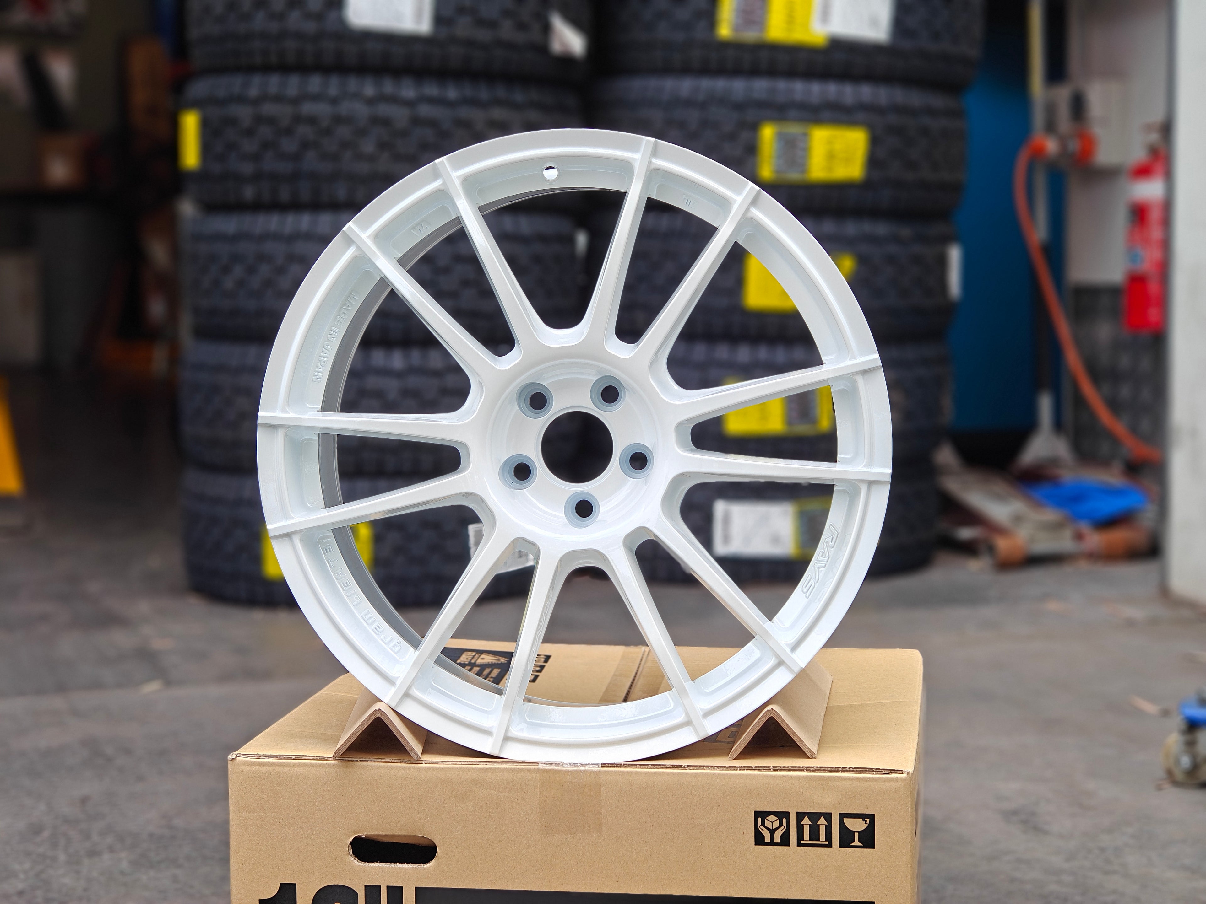 Rays GramLight 57XR - Pearl White