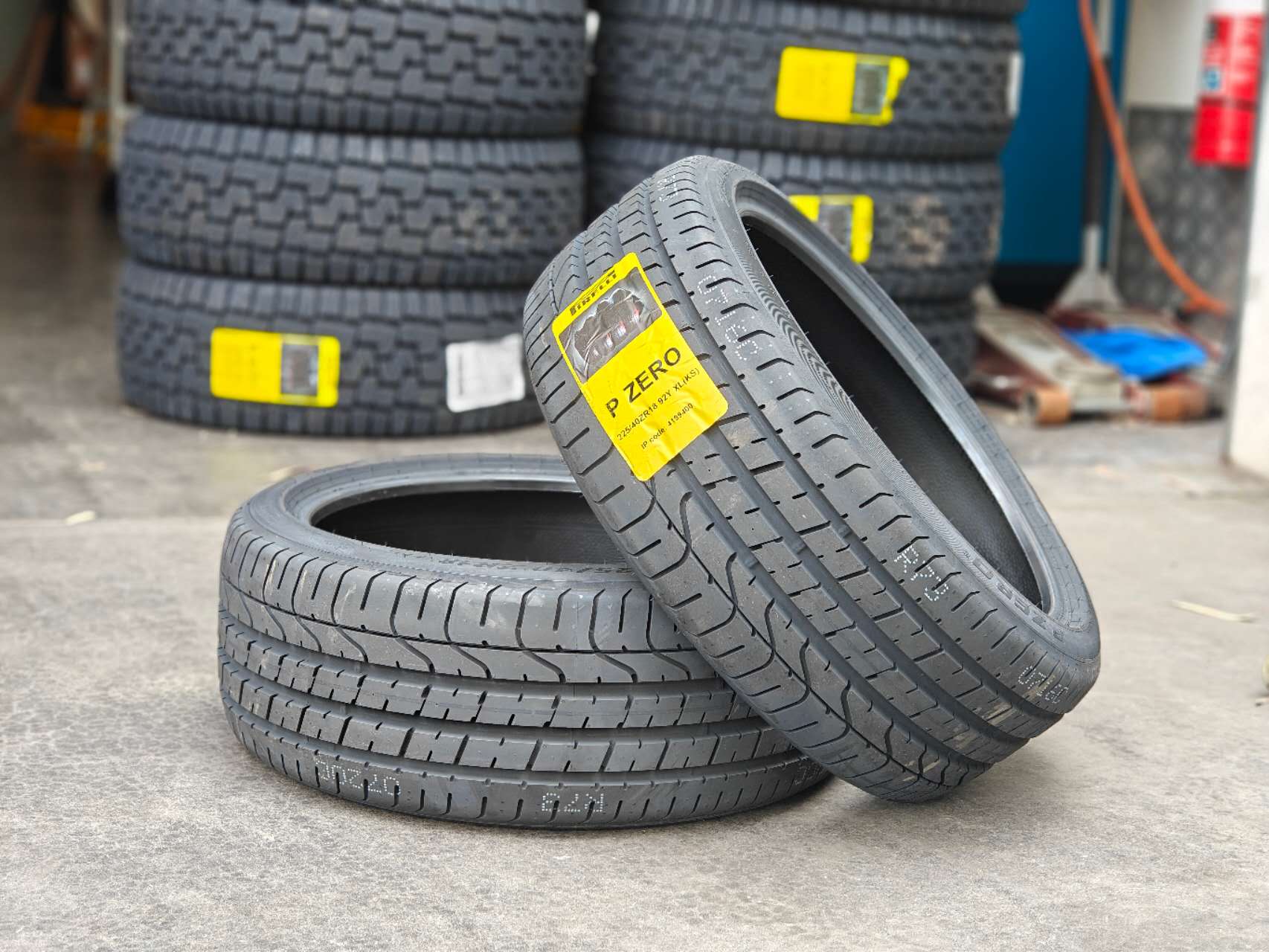 PIRELLI 245/40R18 97Y PZERO (MO)(Pre Order Only)