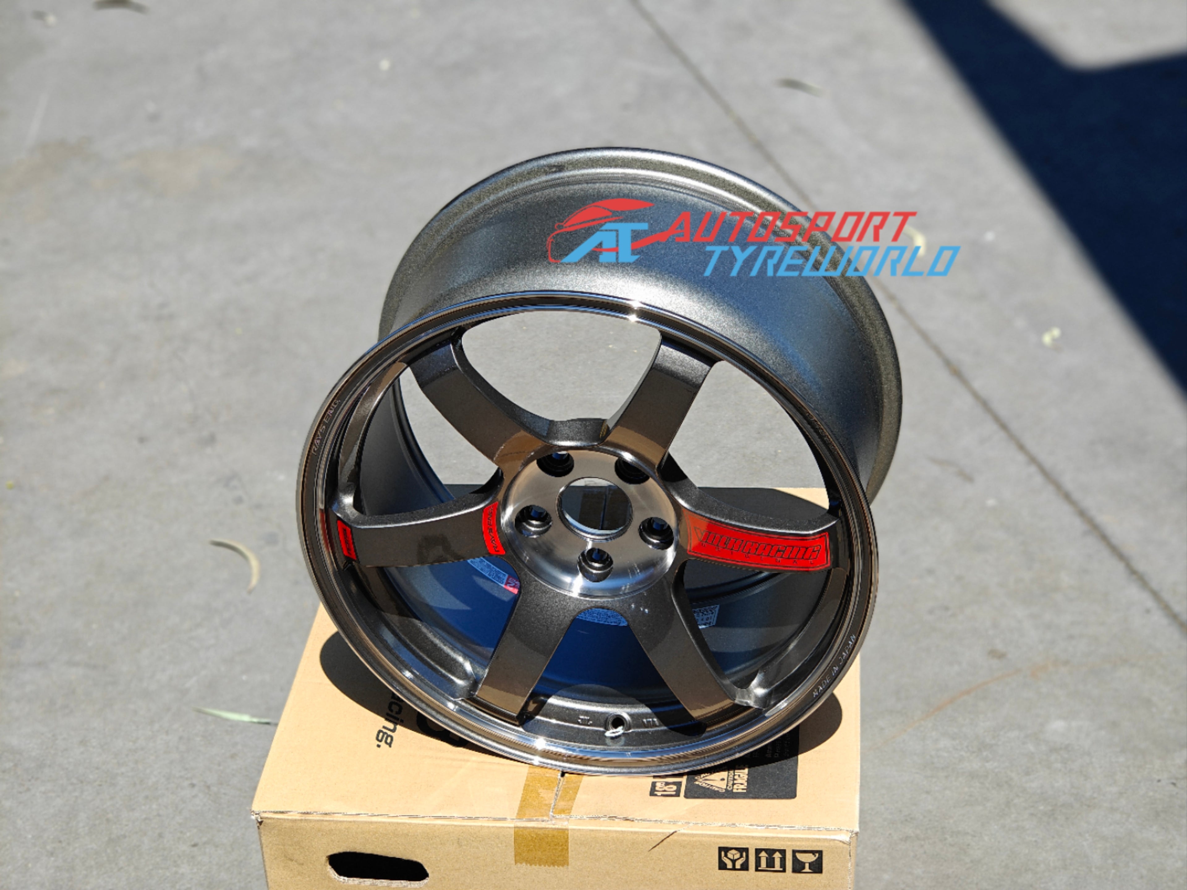 Rays Volk Racing TE37SAGA SL - Pressed Graphite (PG)