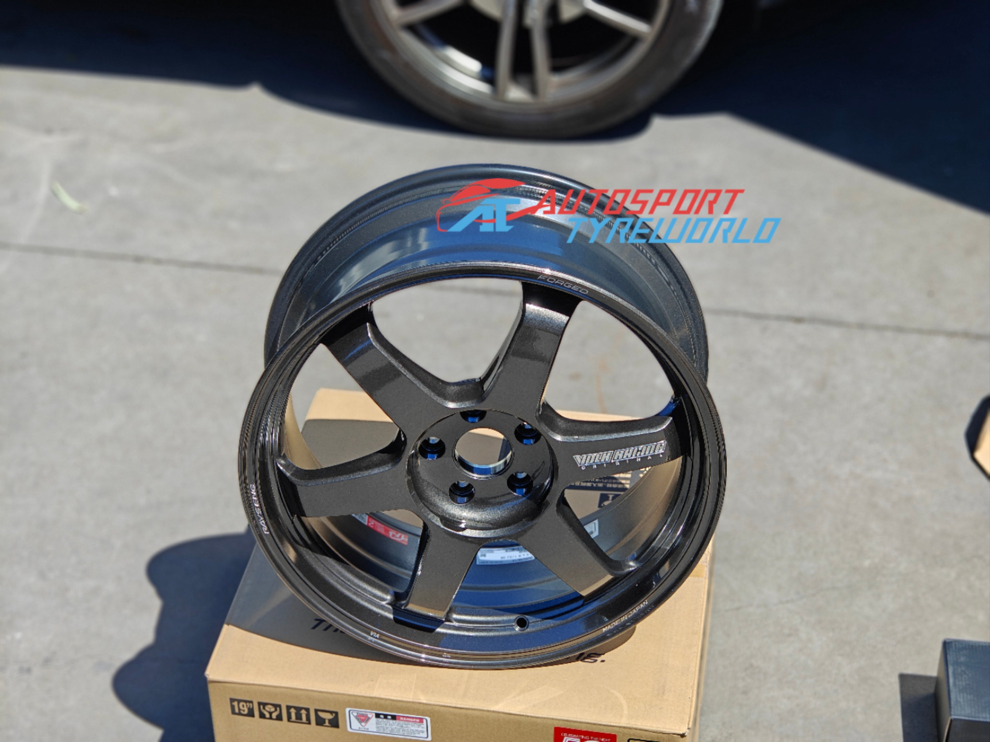TE37Ultra M-Spec - Diamond Black 5X112