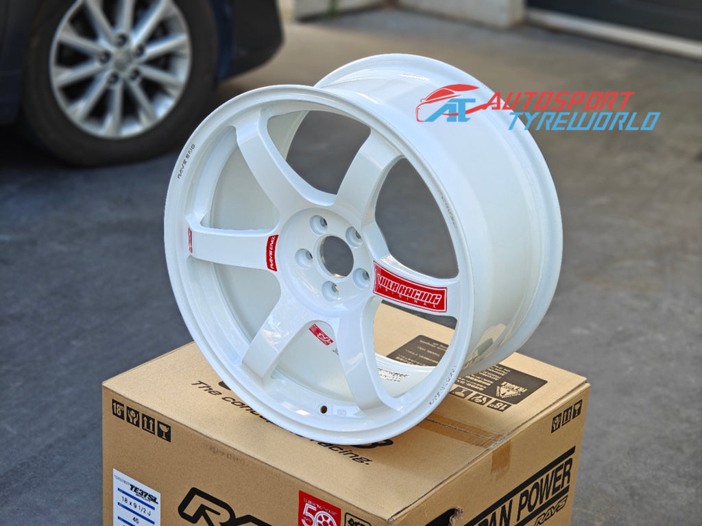 Rays Volk Racing TE37SAGA SL - Dash White