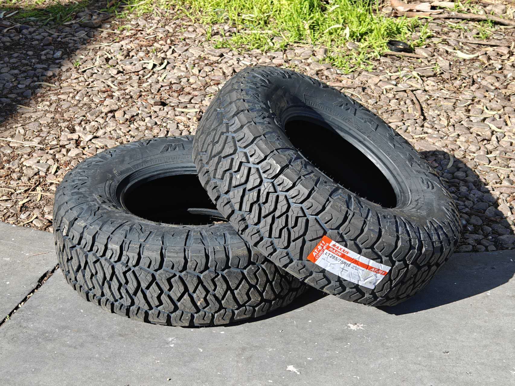 265/70R16 112T Maxxis RAZR AT811