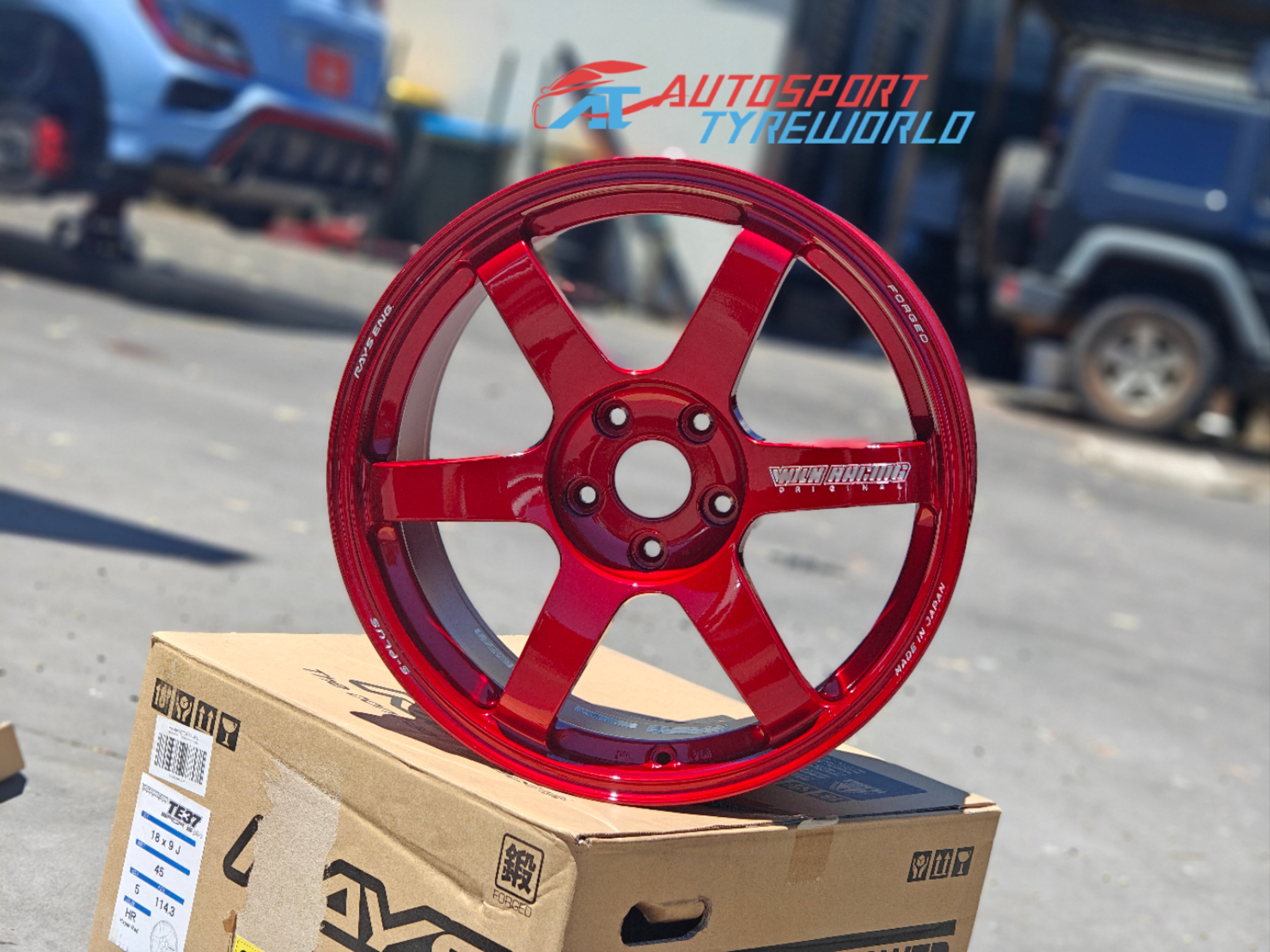 Rays Volk Racing TE37SAGA S-Plus - 18X9 +45 5X114.3 Hyper Red