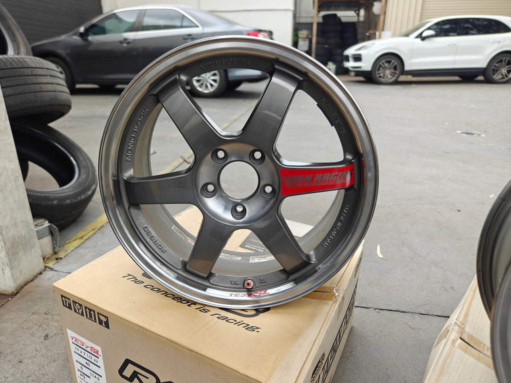 Volk Racing TE37SL Pressed Graphite 17X7.5 +40 5X114.3 (Second Hand)