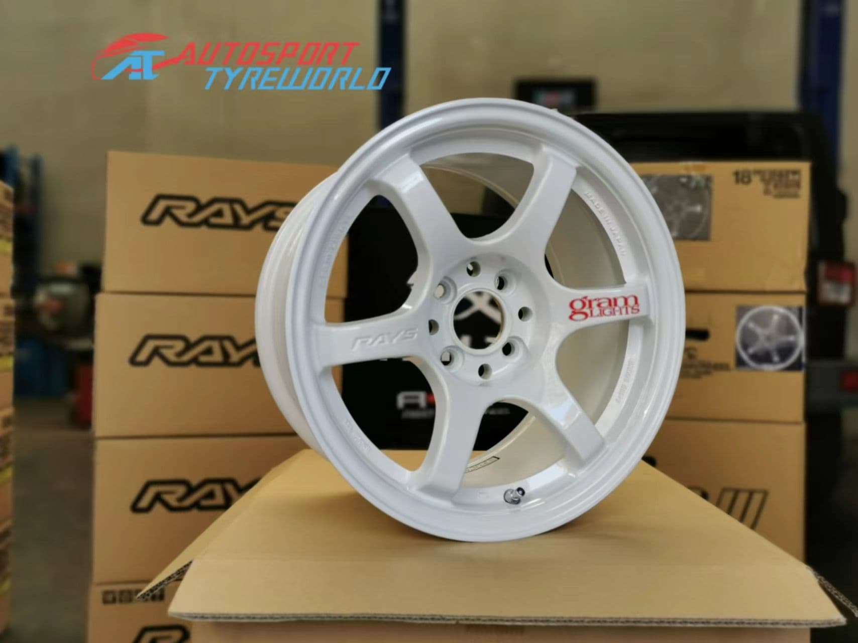 Rays Gram Light 57DR - Dash White