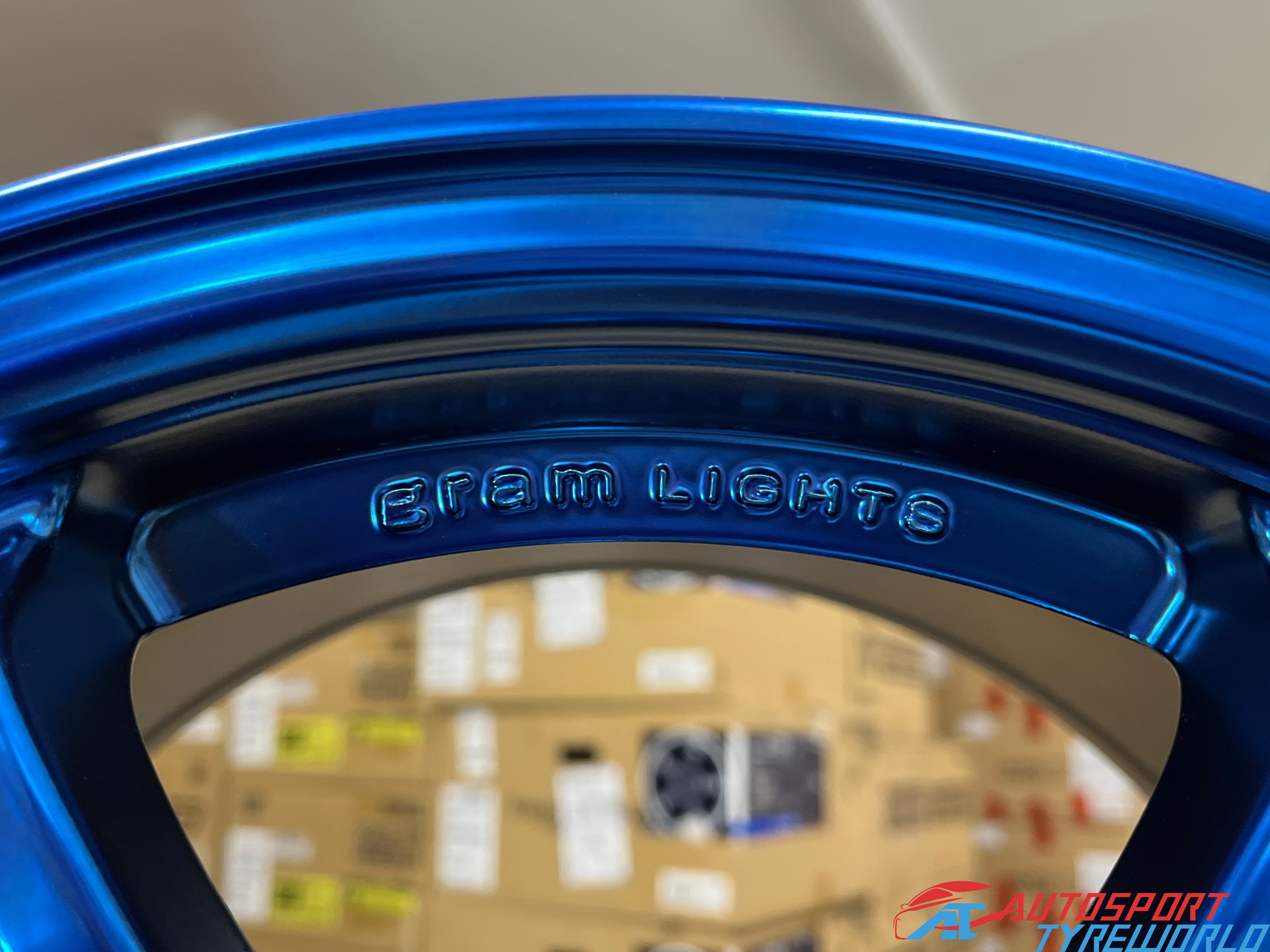Rays Gram Light 57DR - 15 inch - Hype Blue