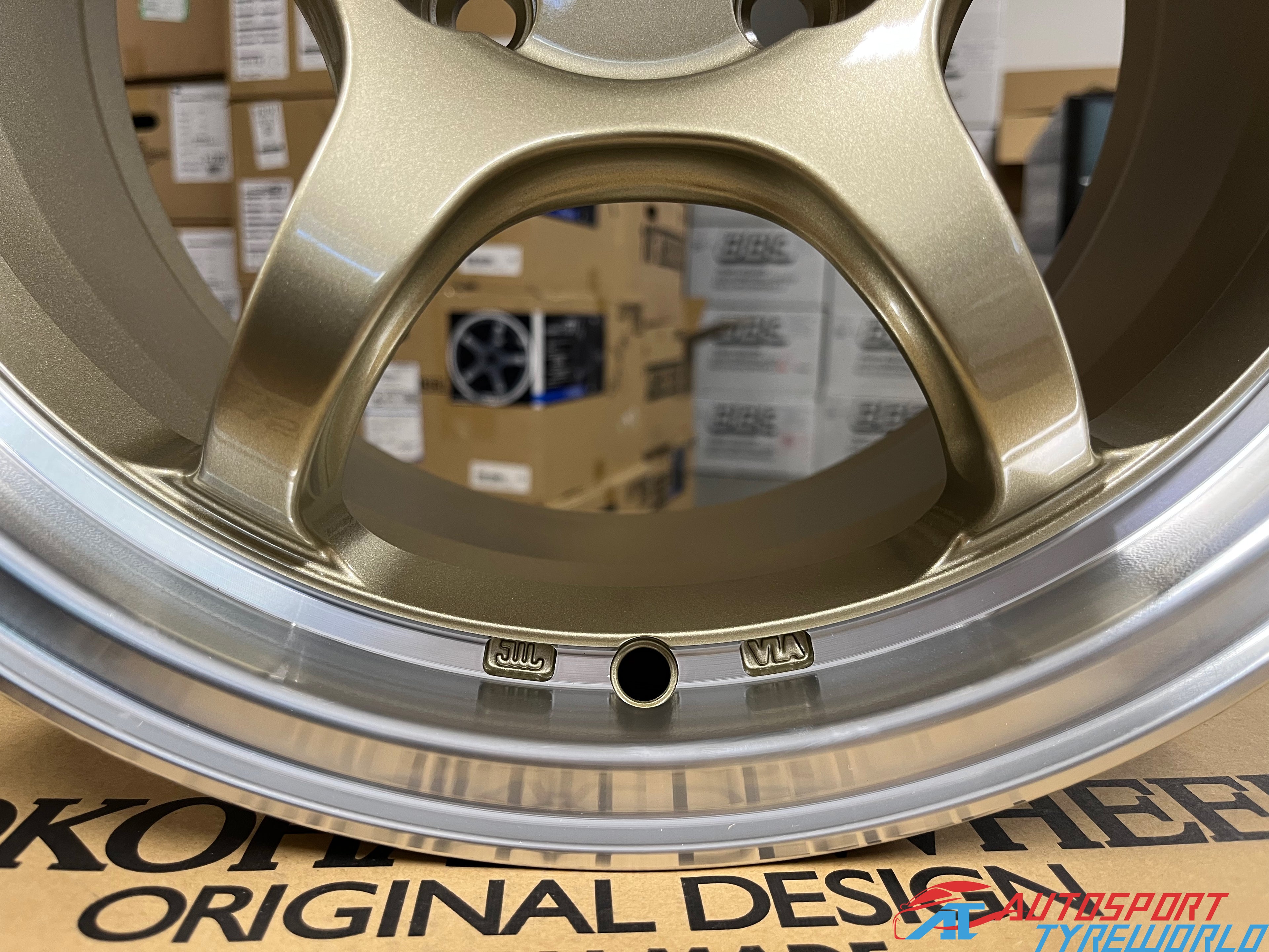 Advan RG-D2 - Machining and Champagne Gold (MCG)