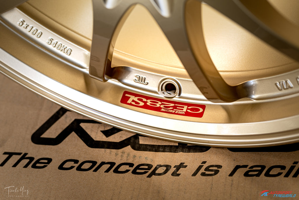 Rays Volk Racing CE28SL - 18X8.5, +35, 5X114.3 - Gold