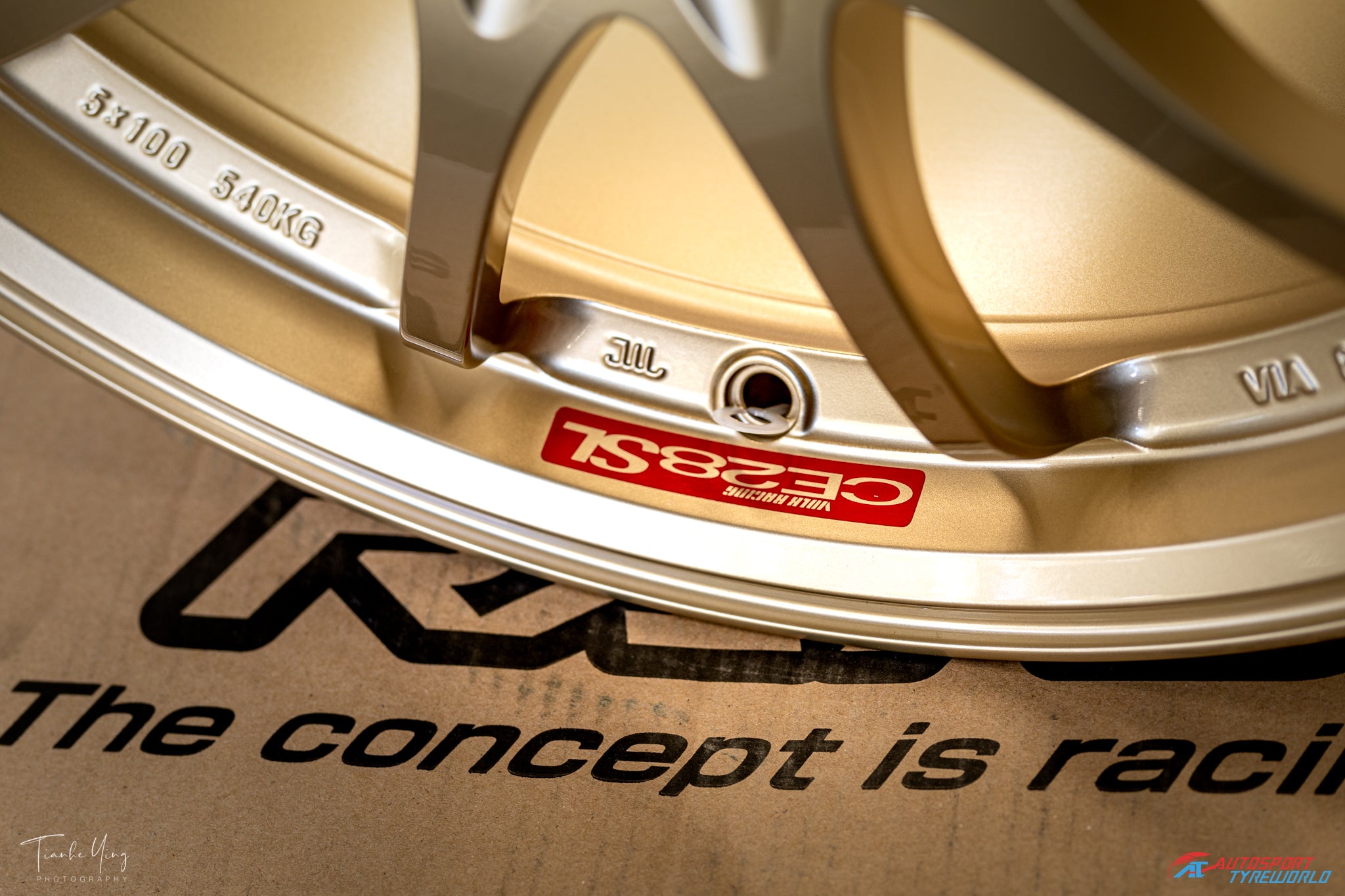 Rays Volk Racing CE28SL - 18X8.5, +35, 5X114.3 - Gold