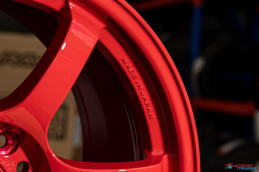Rays Gram Light 57DR - Milano Red