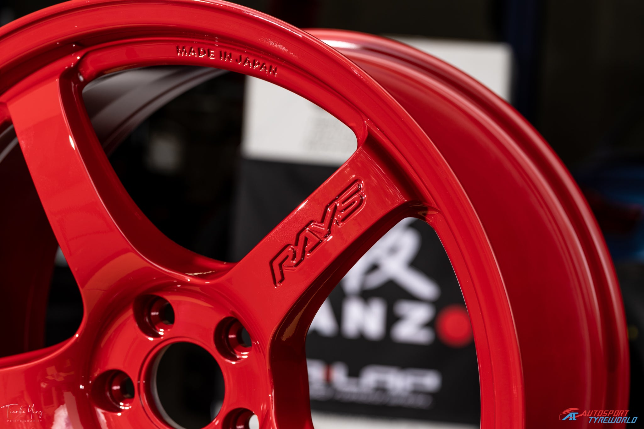Rays Gram Light 57CR - Milano Red