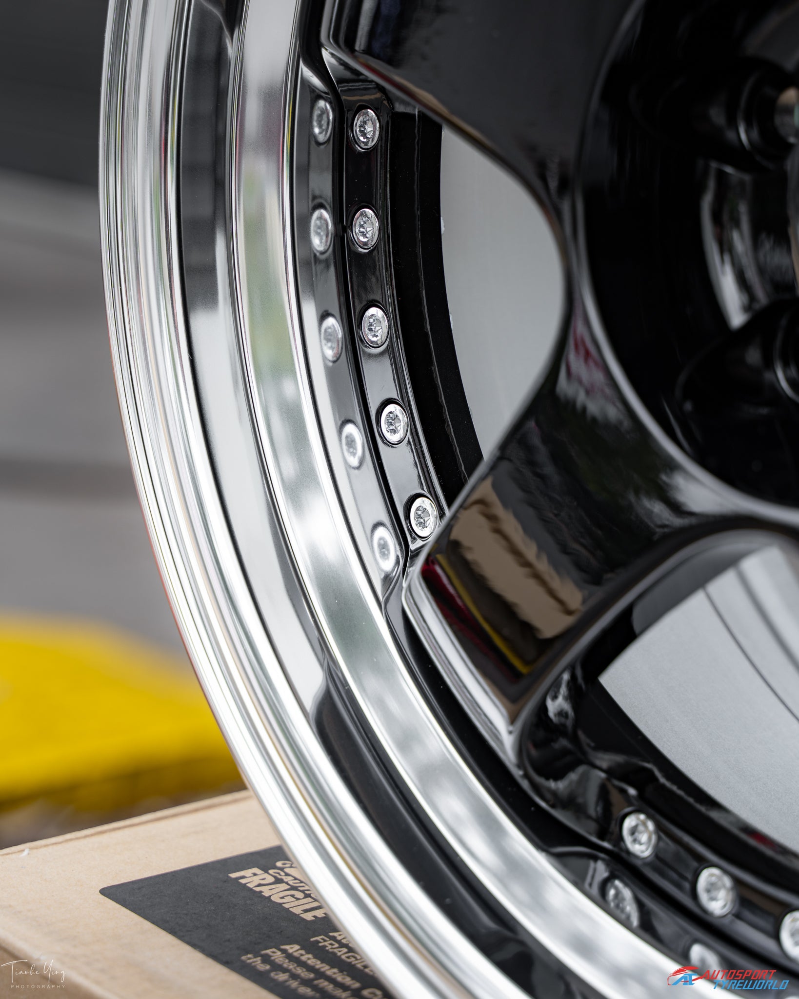SSR Professor SP1 - 18X9.5, +25, 5X114.3 - Gloss Black
