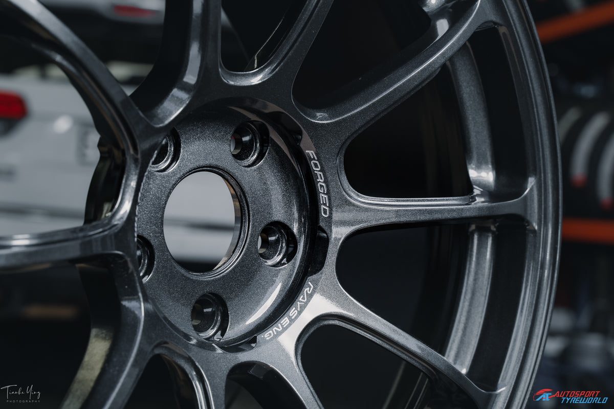 Rays Volk Racing ZE40 - Dark Gun Metal (MM)